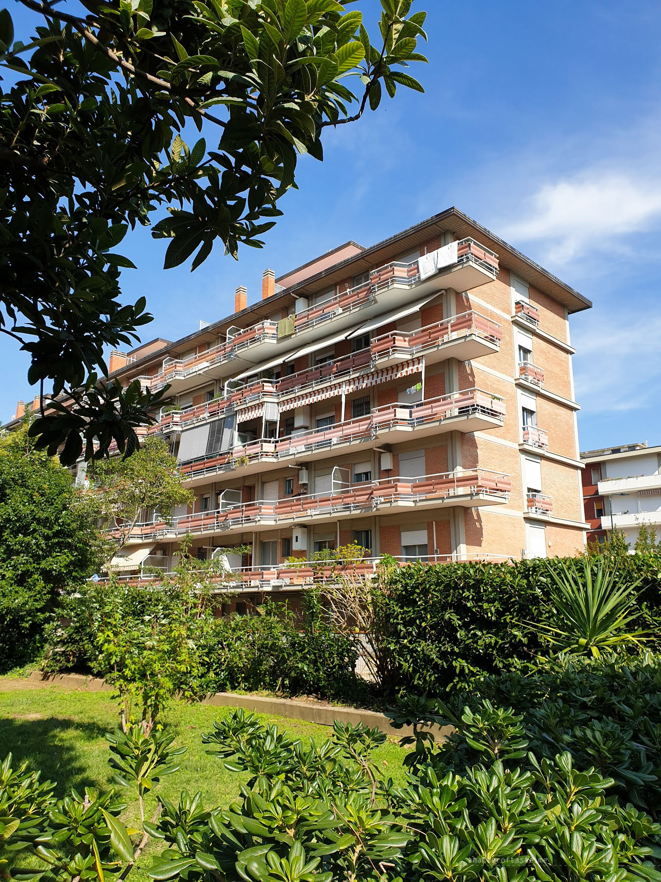 Life in Florence - apartment building Life in Florence - apartment building